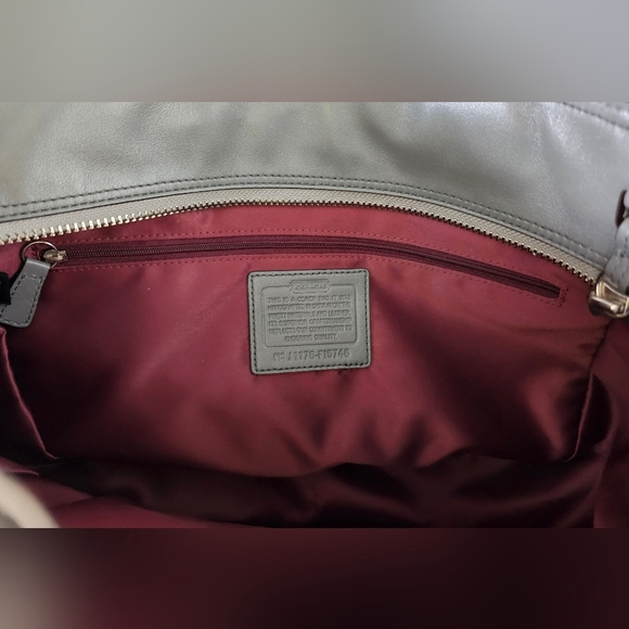 Coach Mia Op Art Gray Metallic Signature Tote With Dust Bag. New With Out Tags - Picture 13 of 15